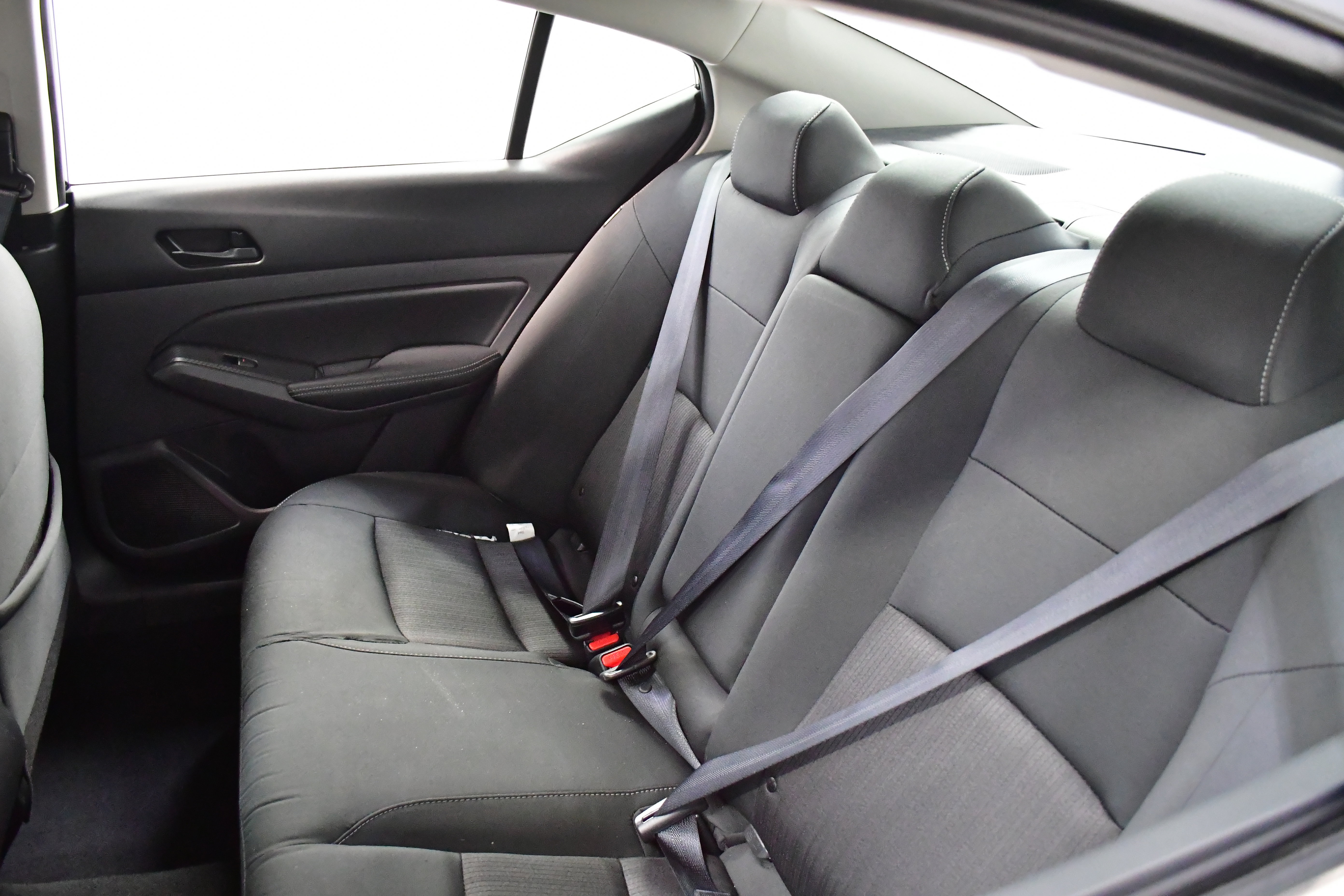 Used 2025 Nissan Altima 2.5 SV FWD image 10