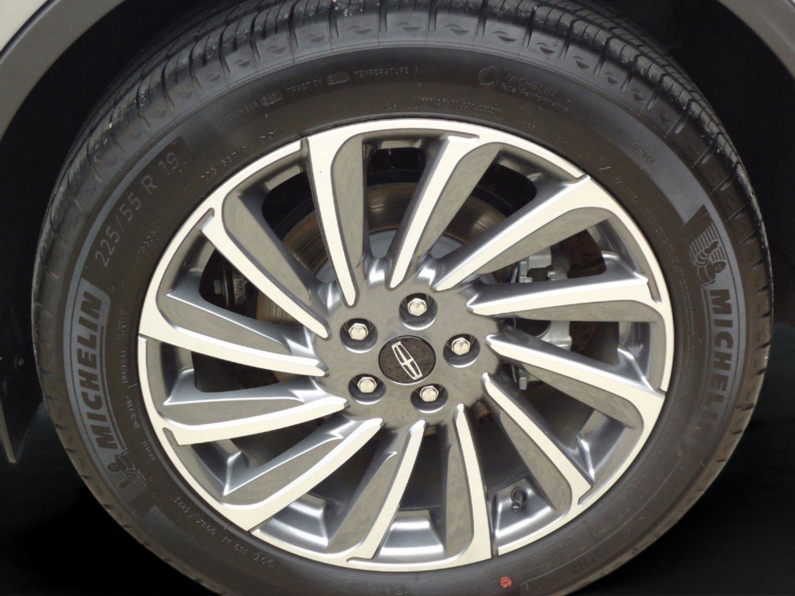 Used 2024 Lincoln Corsair Reserve w/ Equipment Group 201A AWD/4WD image 5