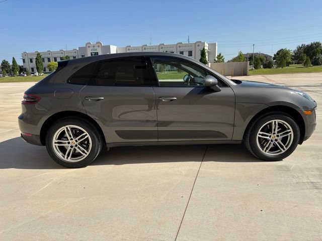 Used 2017 Porsche Macan AWD/4WD image 4