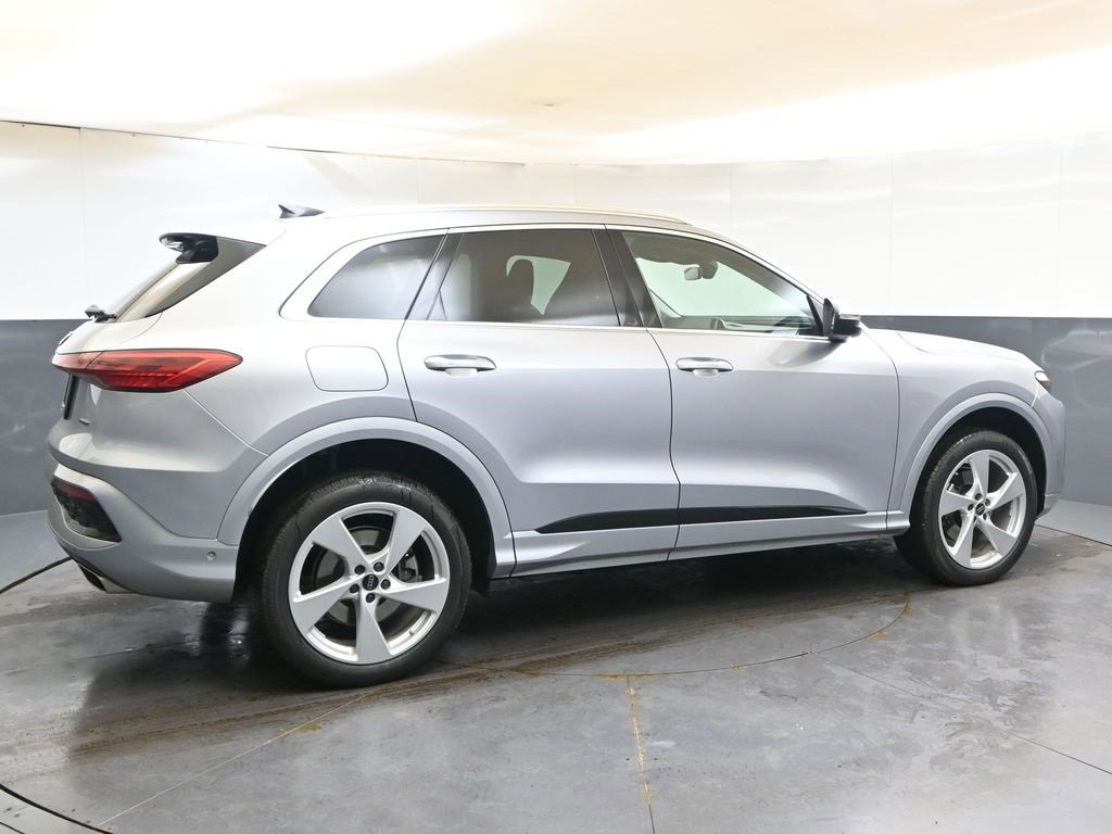 Used 2025 Audi Q5 Premium Plus w/ Premium Plus image 6