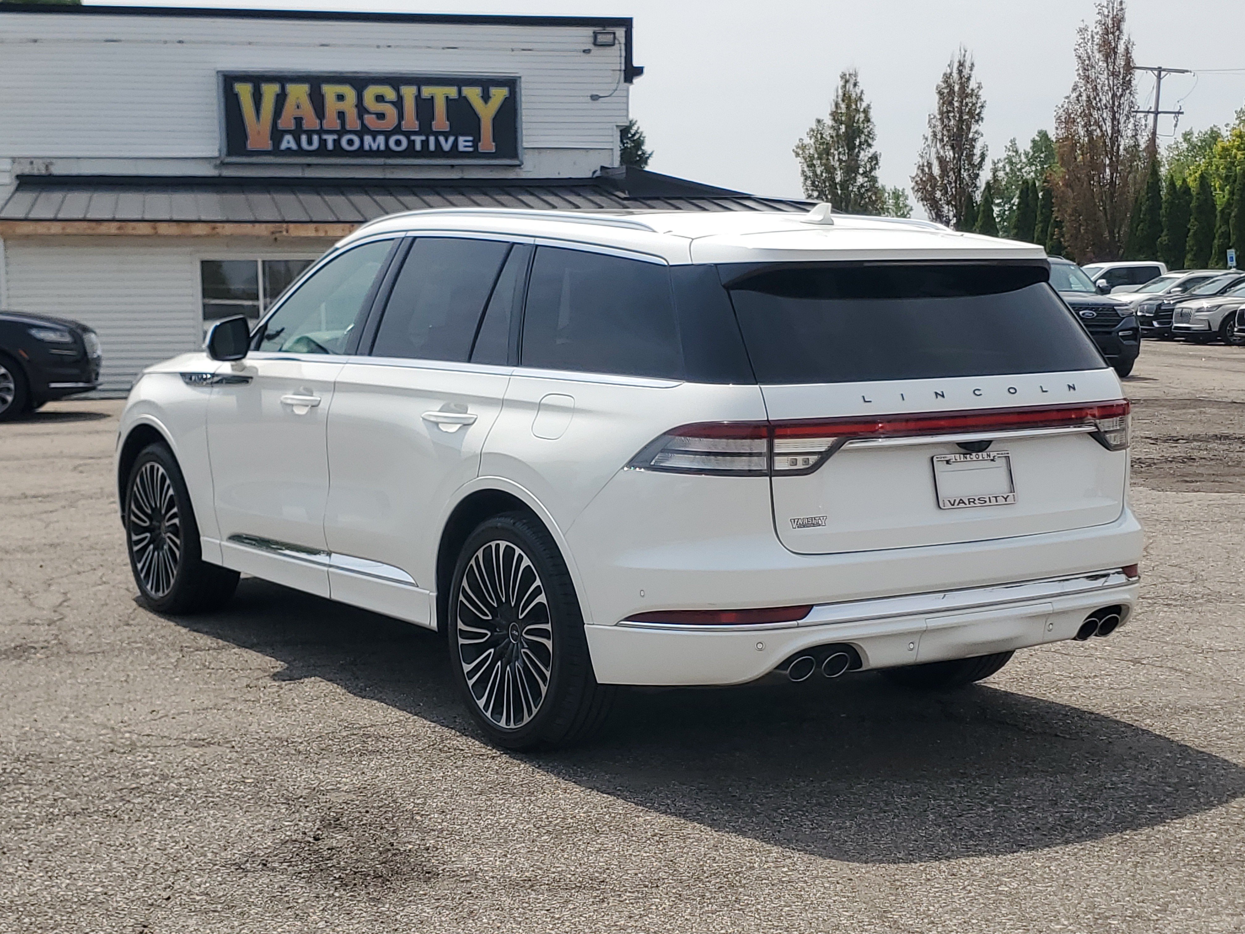Certified 2022 Lincoln Aviator Black Label w/ Dynamic Handling Package AWD/4WD image 4