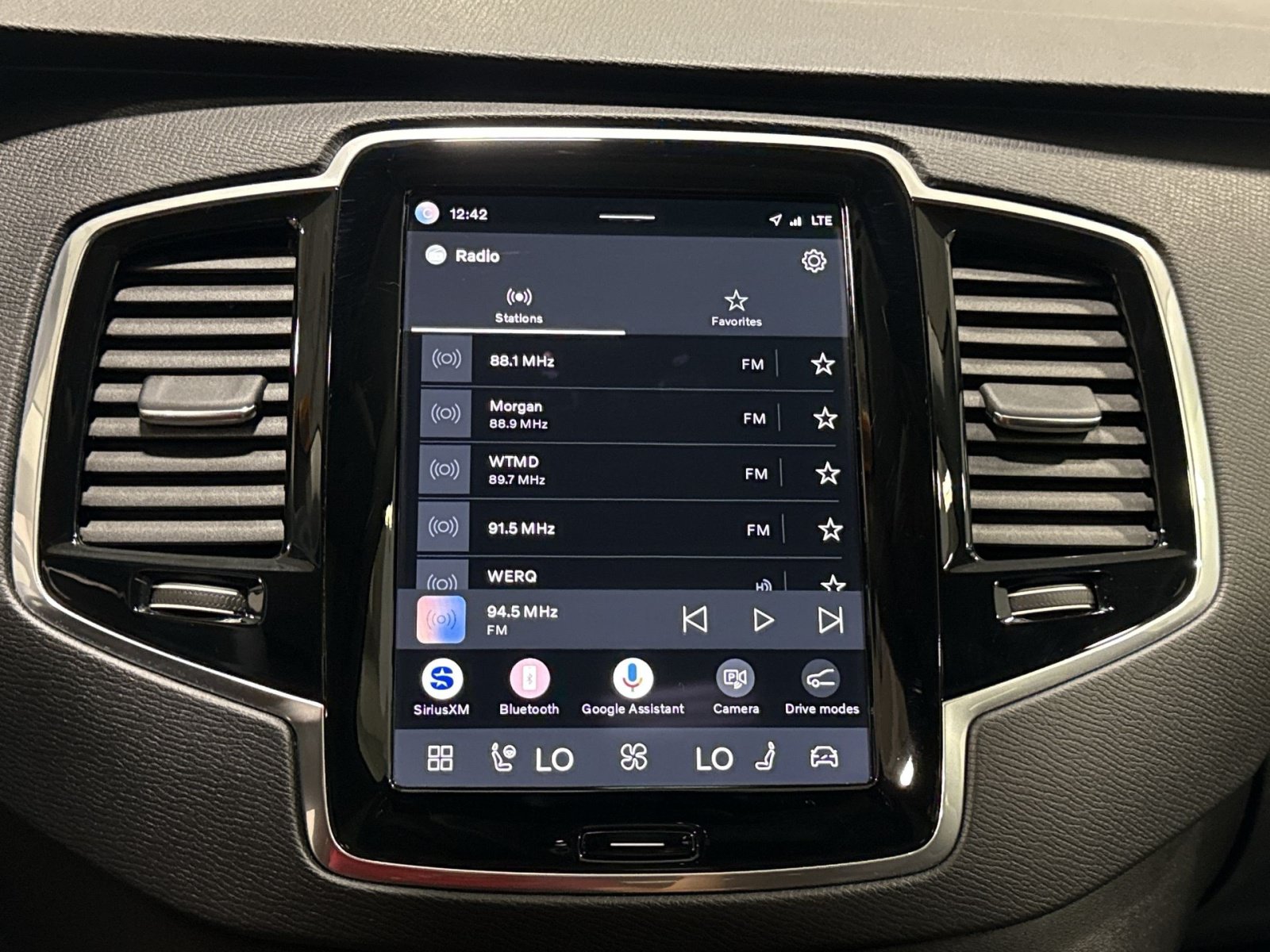Certified 2023 Volvo XC90 B6 Plus w/ Protection Package Premier AWD/4WD image 18