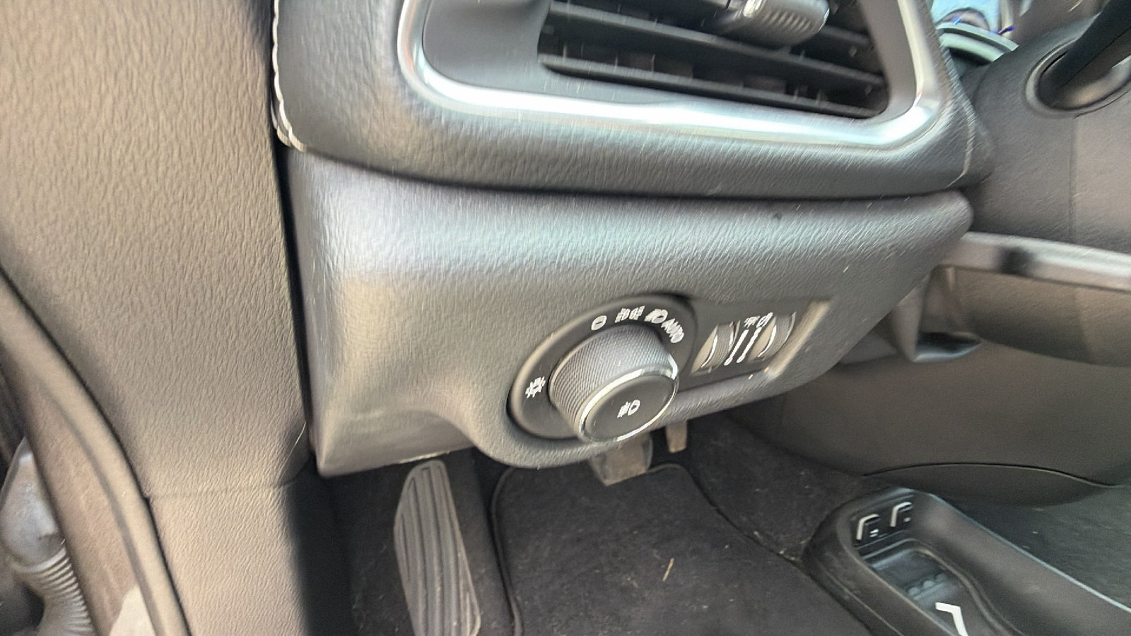 Used 2019 Chrysler Pacifica Limited w/ S Appearance Package FWD image 26