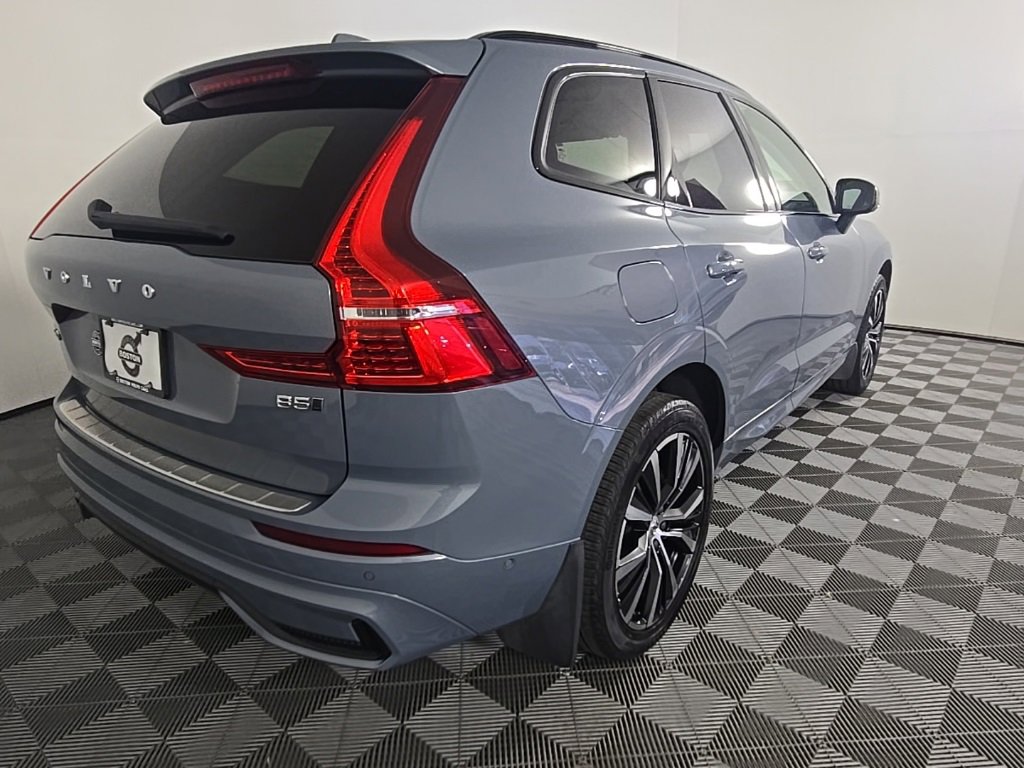 Certified 2023 Volvo XC60 B5 Plus w/ Climate Package image 9
