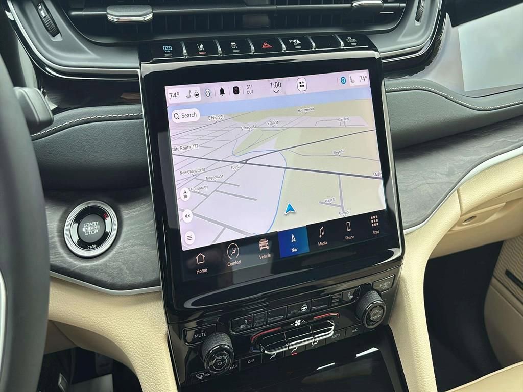 Used 2023 Jeep Grand Cherokee 4WD 4xe image 18