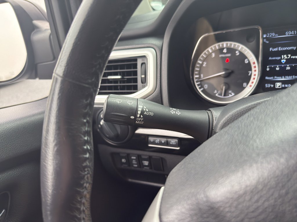 Used 2017 Nissan Titan SV image 17