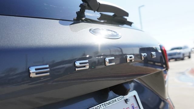 Used 2025 Ford Escape ST-Line image 12