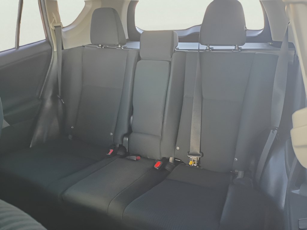 Used 2018 Toyota RAV4 LE FWD image 24