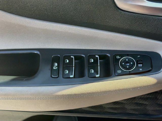 Used 2023 Hyundai Santa Fe SEL FWD image 18