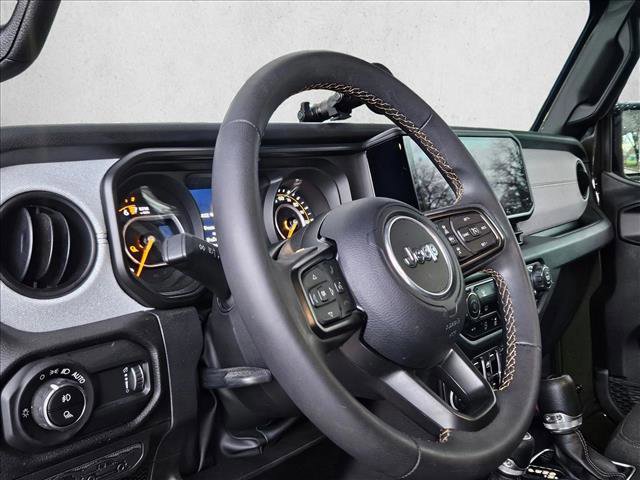 Used 2024 Jeep Gladiator Willys image 9