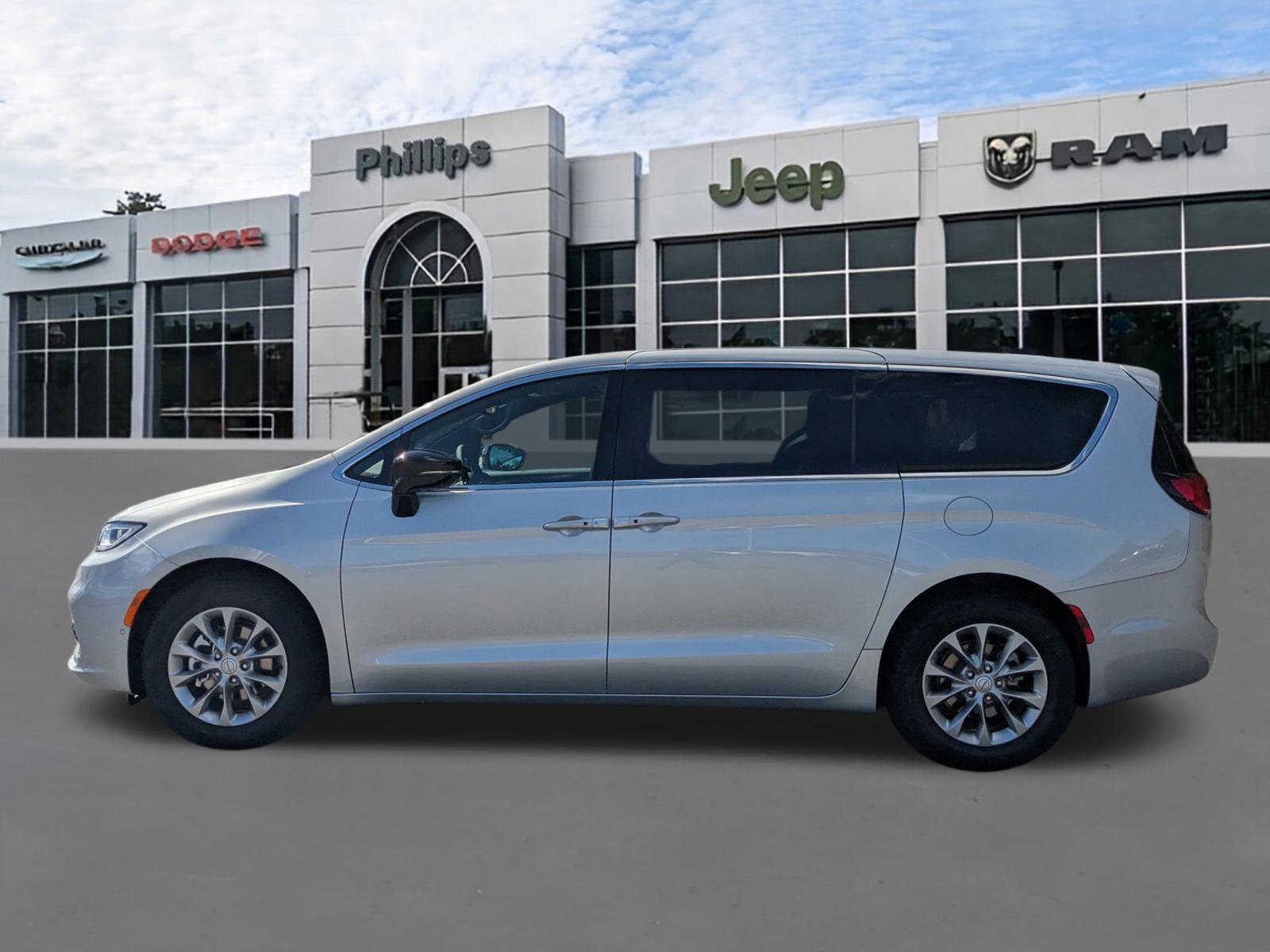 New 2026 Chrysler Pacifica Limited FWD image 6