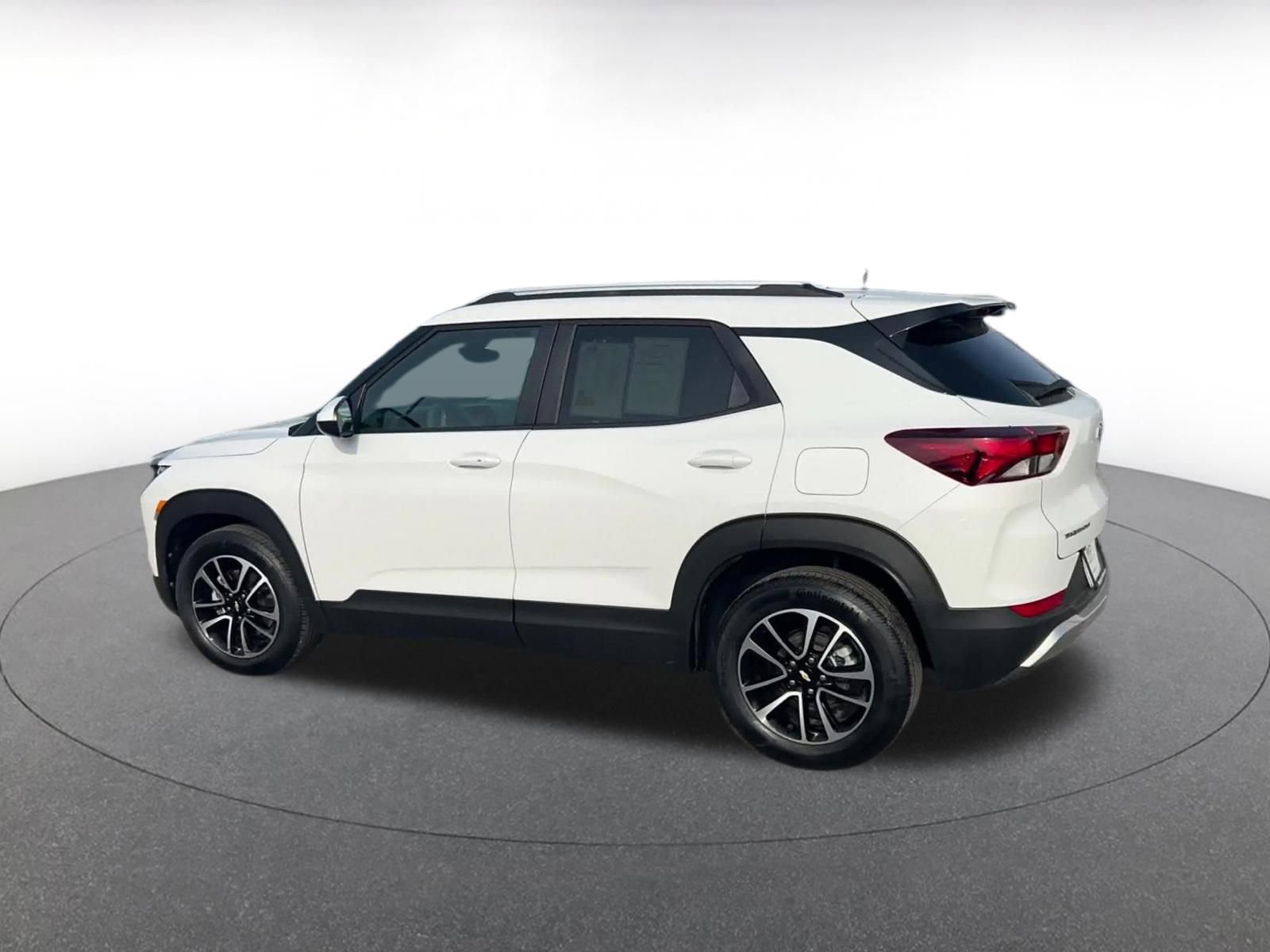 Used 2025 Chevrolet TrailBlazer LT image 10