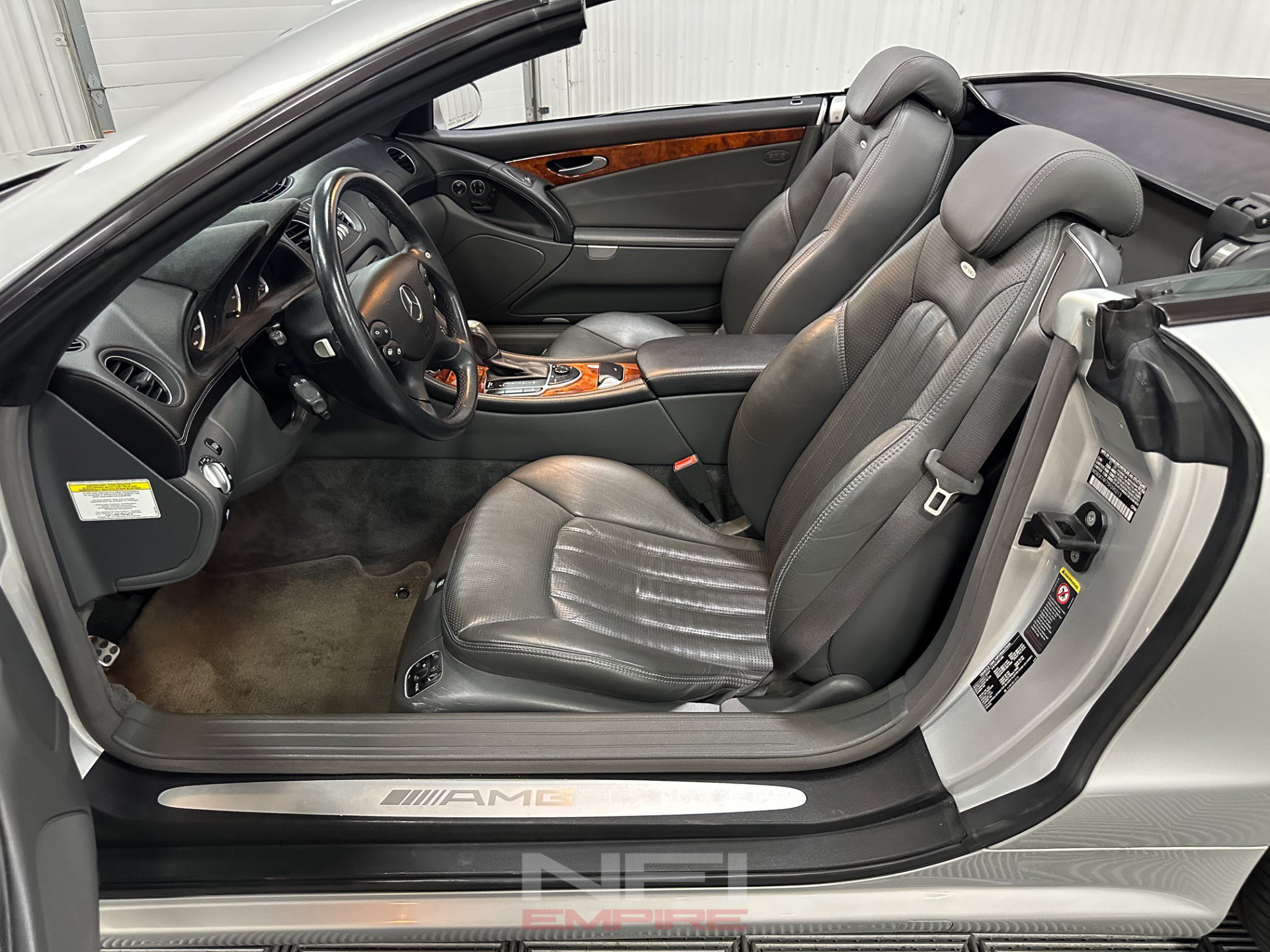 Used 2005 Mercedes-Benz SL 55 AMG image 32