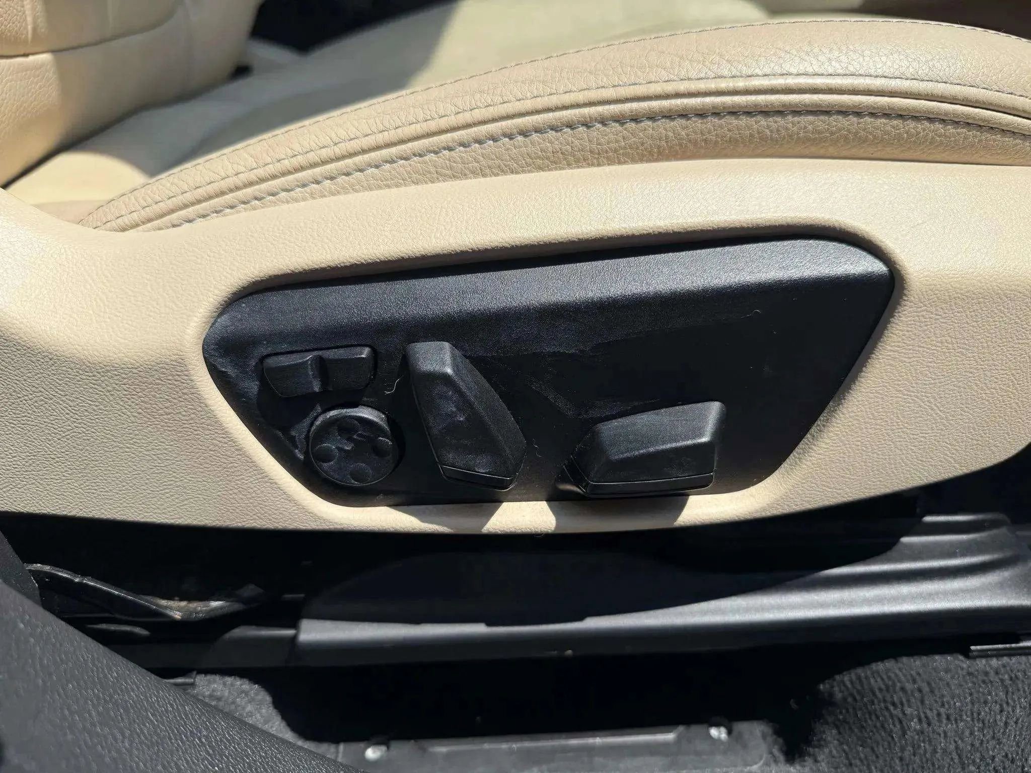 Used 2018 BMW X1 xDrive28i w/ Convenience Package image 11