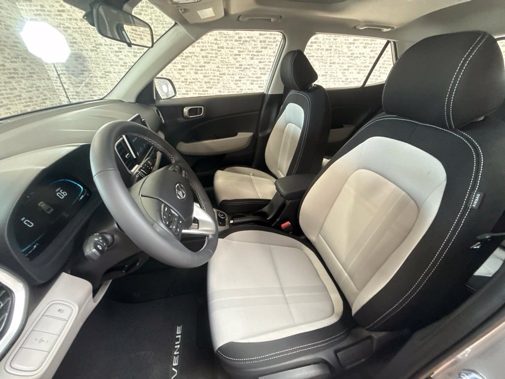 New 2026 Hyundai Venue SEL FWD image 24