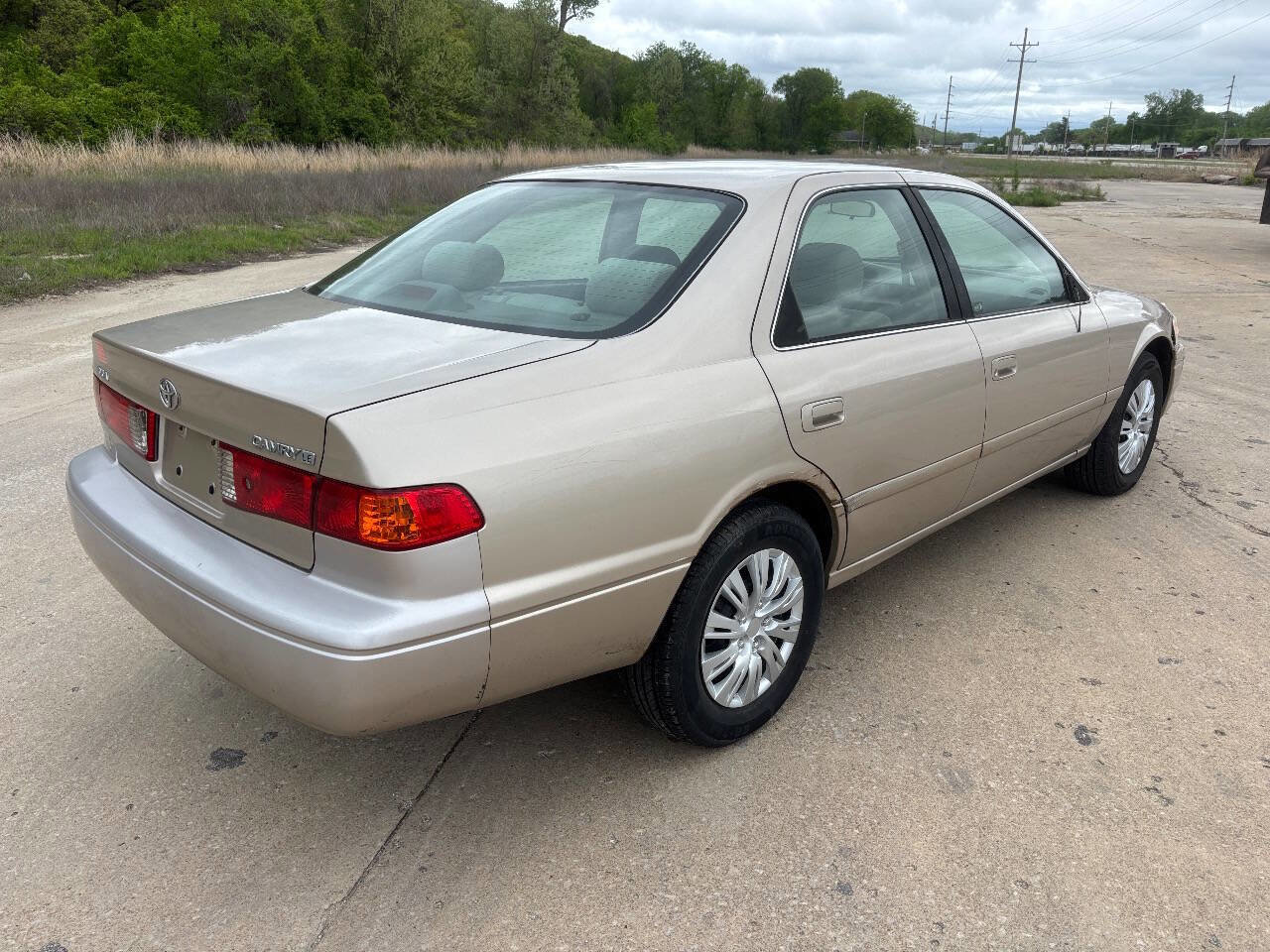 Used 2000 Toyota Camry LE FWD image 6