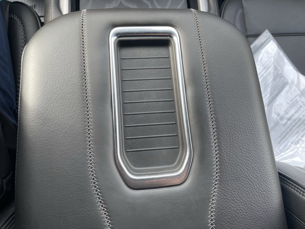 Used 2023 GMC Yukon Denali w/ Denali Reserve Package image 33