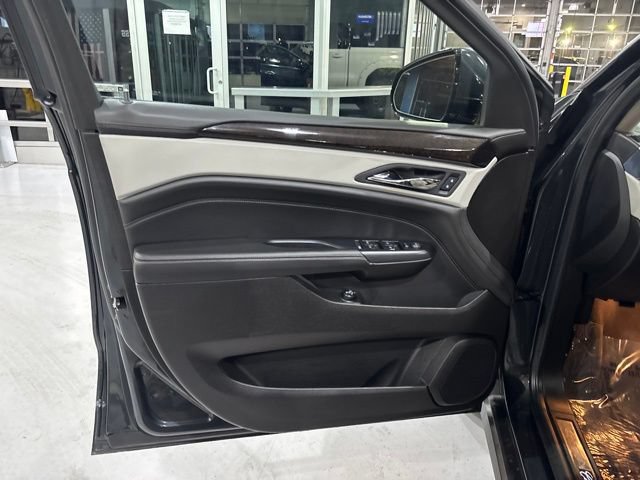 Used 2014 Cadillac SRX Luxury w/ Driver Awareness Package AWD/4WD image 13