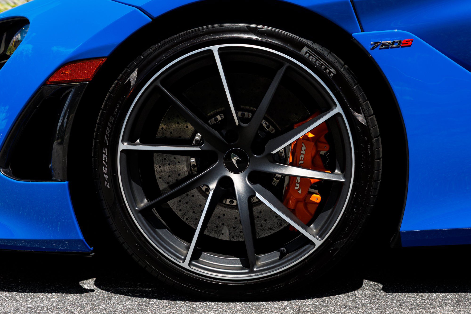 Used 2019 McLaren 720S Luxury RWD image 15
