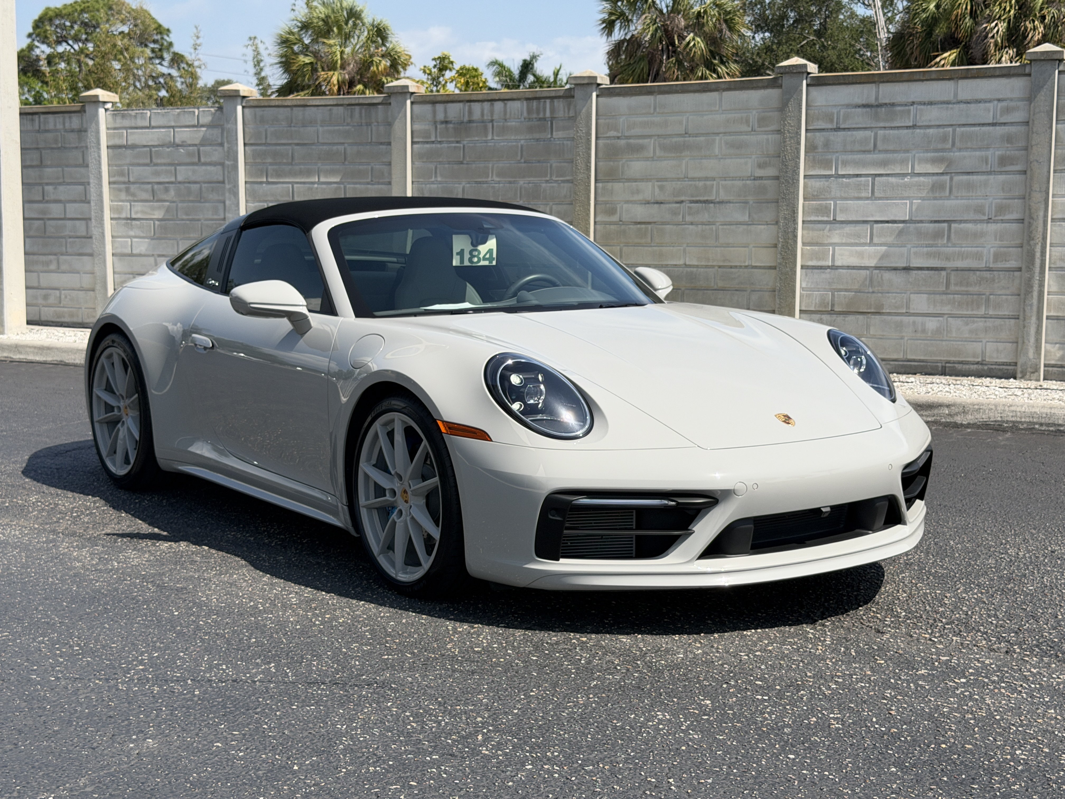 Certified 2022 Porsche 911 Targa 4 AWD/4WD image 8