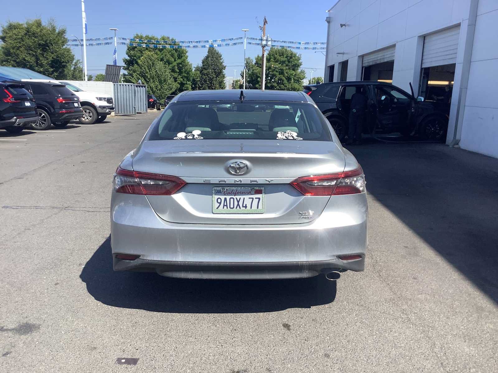 Used 2021 Toyota Camry XLE w/ Navigation Package AWD/4WD image 4