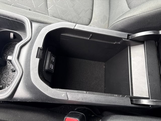Used 2024 Toyota RAV4 XLE FWD image 21
