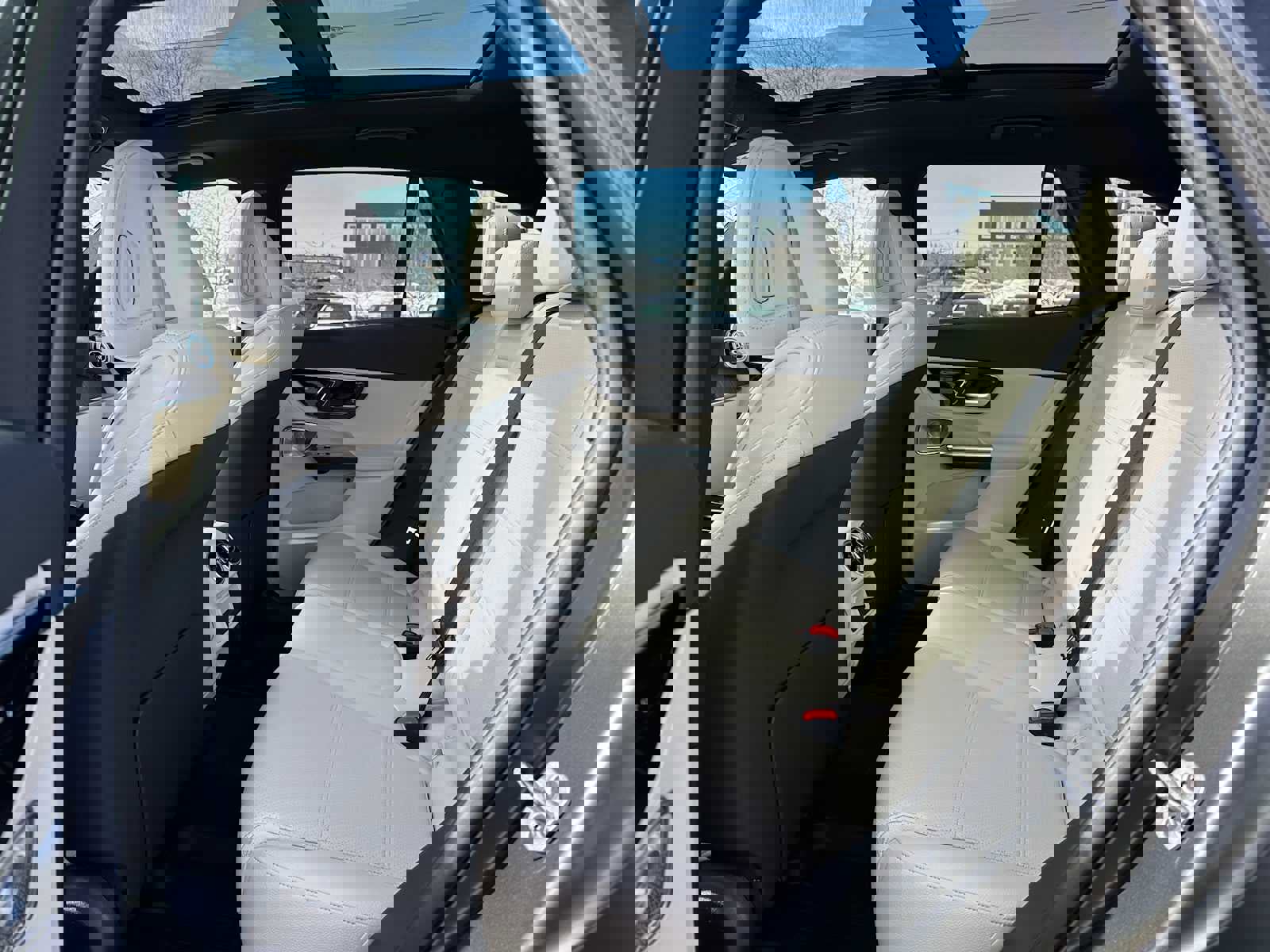 Used 2026 Mercedes-Benz GLC 350e 4MATIC image 16