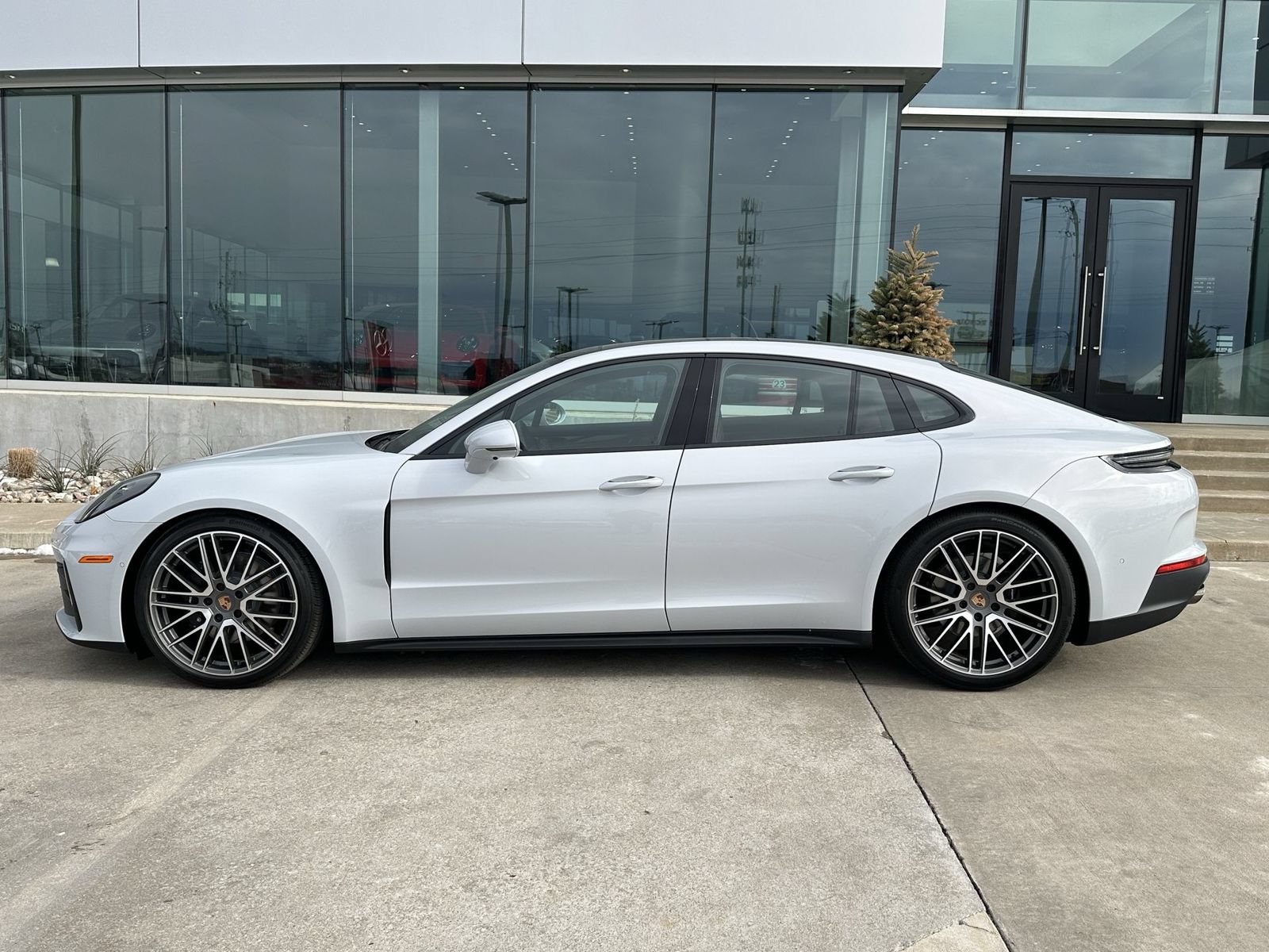 New 2026 Porsche Panamera 4 AWD/4WD image 2