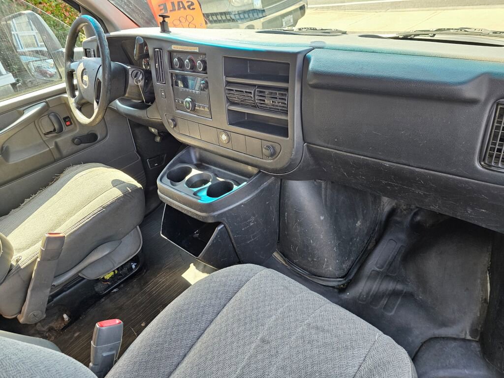 Used 2014 Chevrolet Express 3500 Extended w/ Chrome Appearance Package image 10