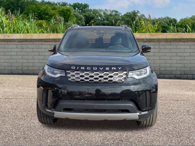 New 2026 Land Rover Discovery S image 2