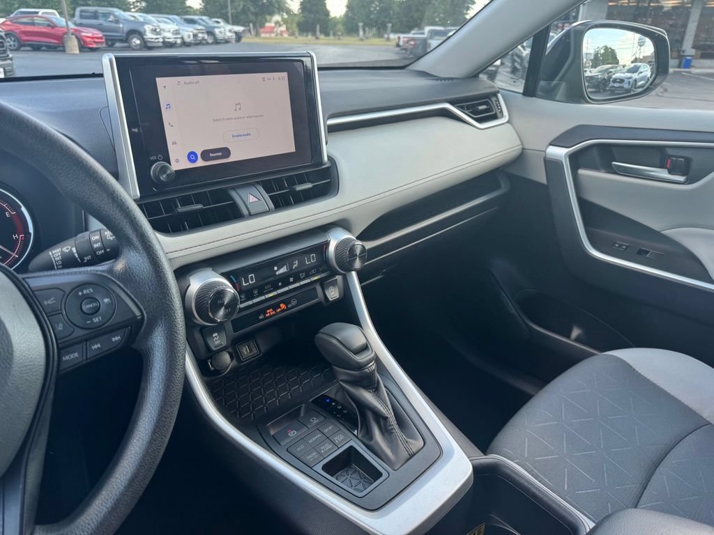 Used 2025 Toyota RAV4 XLE AWD/4WD image 13
