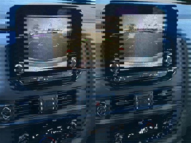 Used 2024 Nissan Pathfinder S image 18