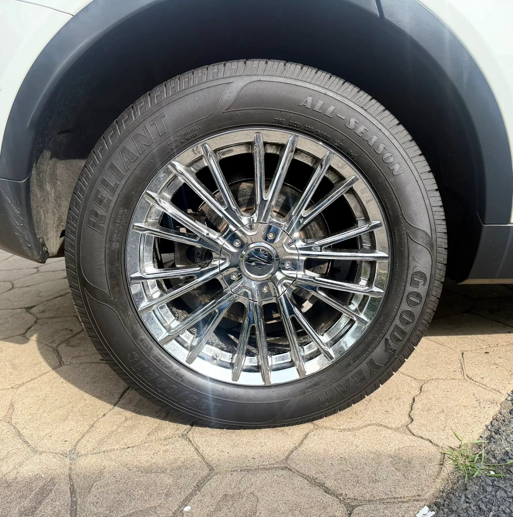 Used 2016 Land Rover Discovery Sport HSE AWD/4WD image 55