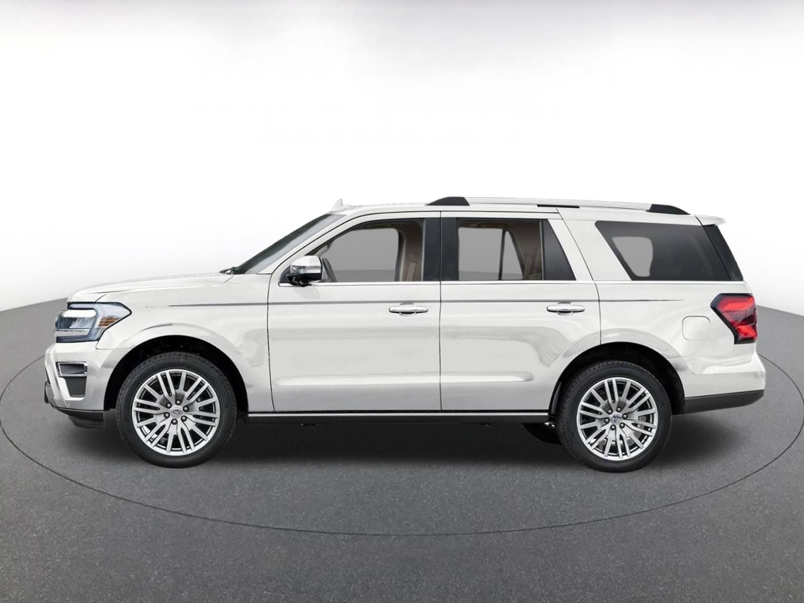 Used 2024 Ford Expedition Limited RWD image 3