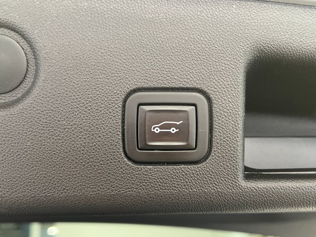 Used 2021 Chevrolet Equinox LT AWD/4WD image 45