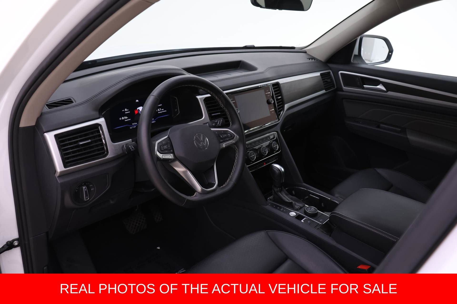Used 2022 Volkswagen Atlas SE image 3