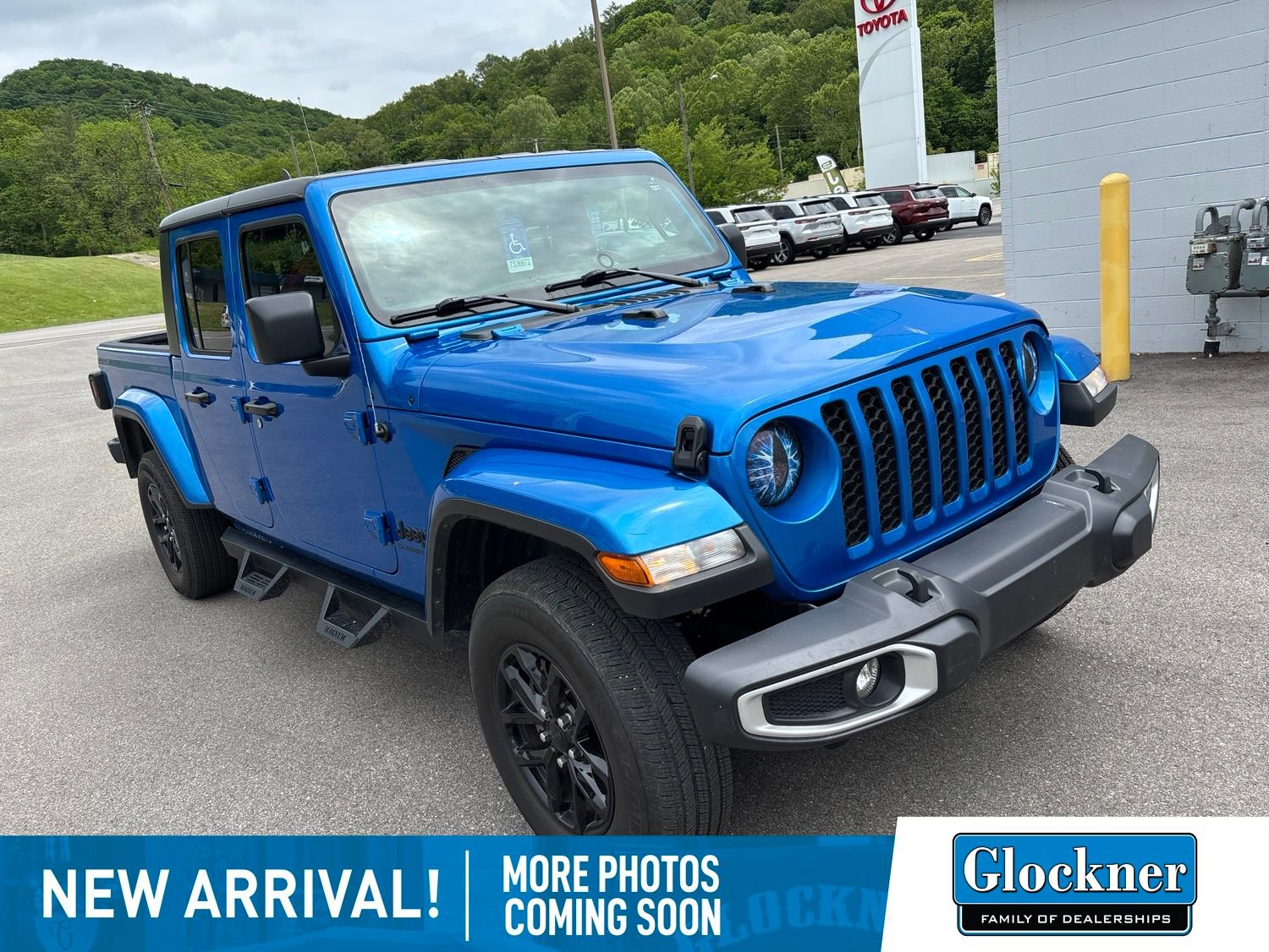 Used 2021 Jeep Gladiator Sport AWD/4WD image 3