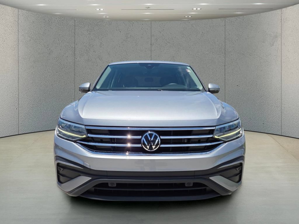 Used 2023 Volkswagen Tiguan SE FWD image 12