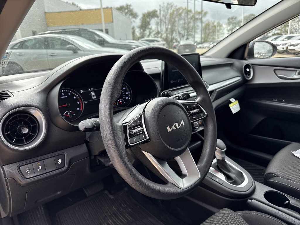 Certified 2024 Kia Forte LXS w/ LXS Technology Package FWD image 22