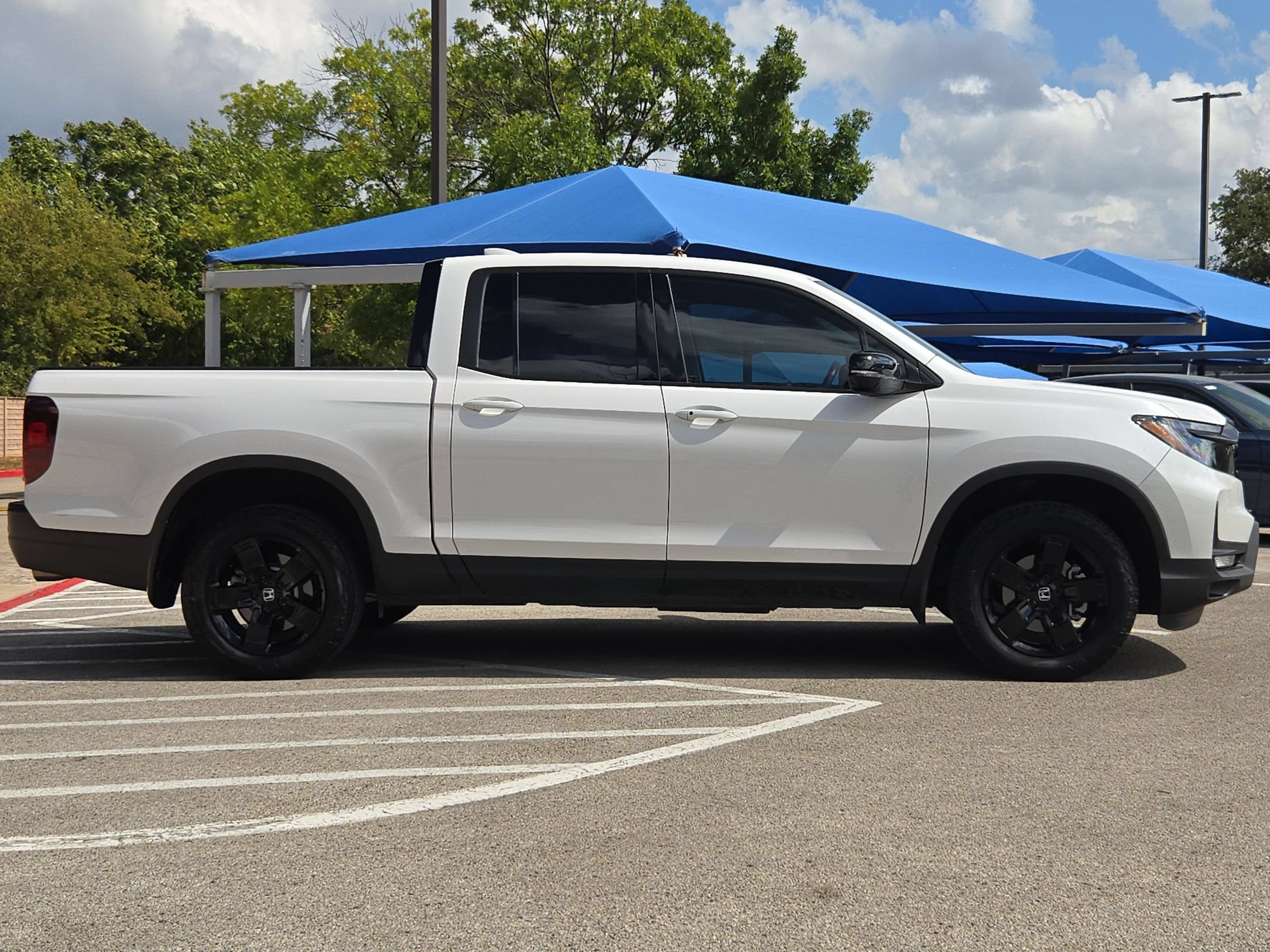 Used 2024 Honda Ridgeline Black Edition image 2