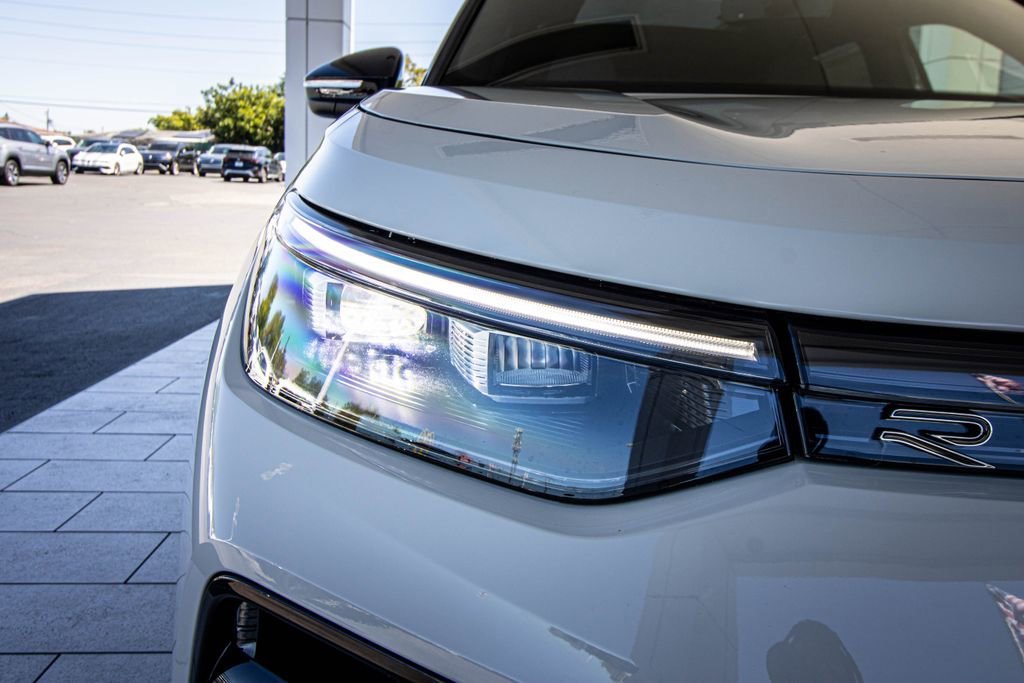 New 2026 Volkswagen Tiguan SE R-Line FWD image 6