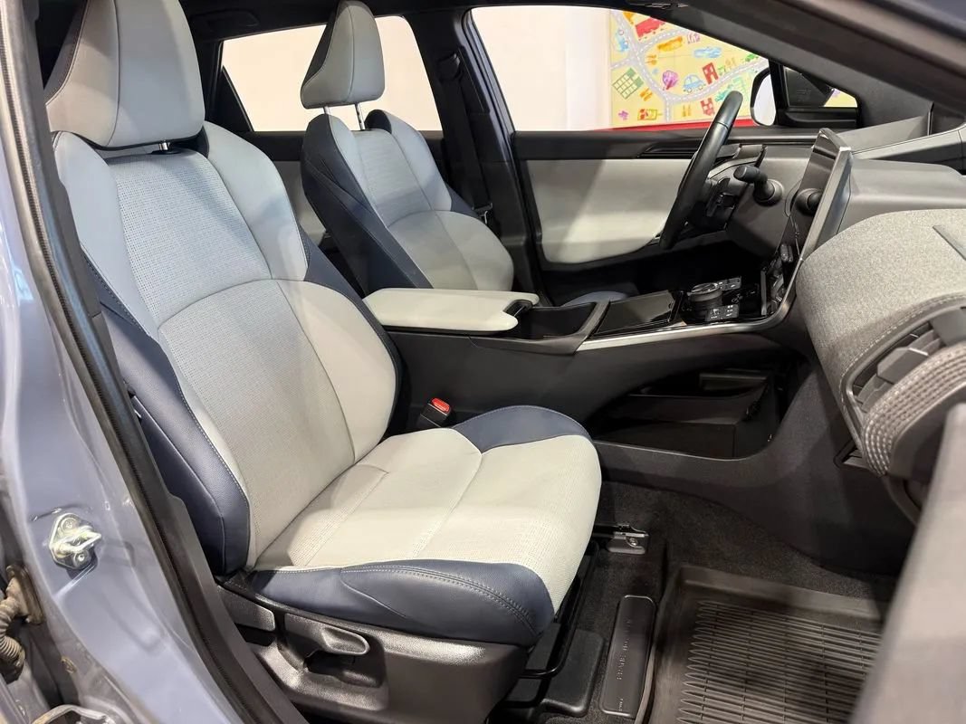 Used 2023 Subaru Solterra AWD image 65