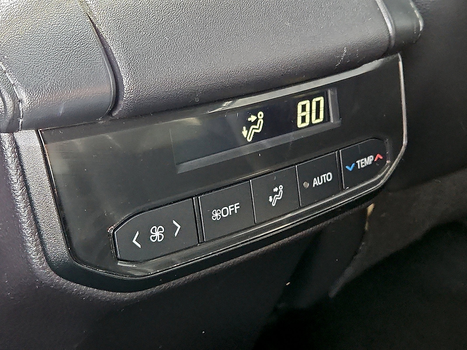 Used 2024 Toyota Highlander XLE image 12