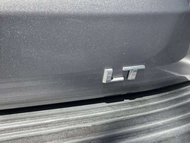 Used 2022 Chevrolet Suburban LT AWD/4WD image 5