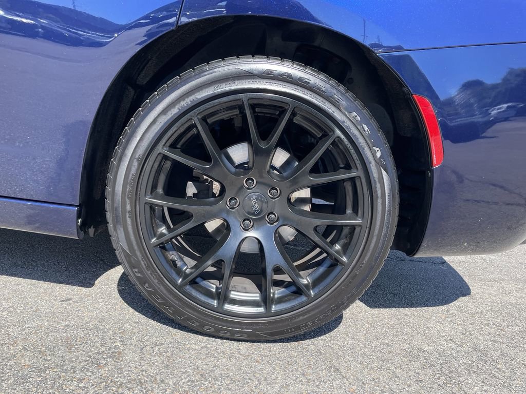 Used 2016 Dodge Charger R/T RWD image 10