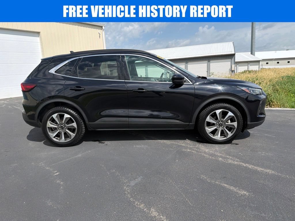 Used 2024 Ford Escape Platinum AWD/4WD image 3