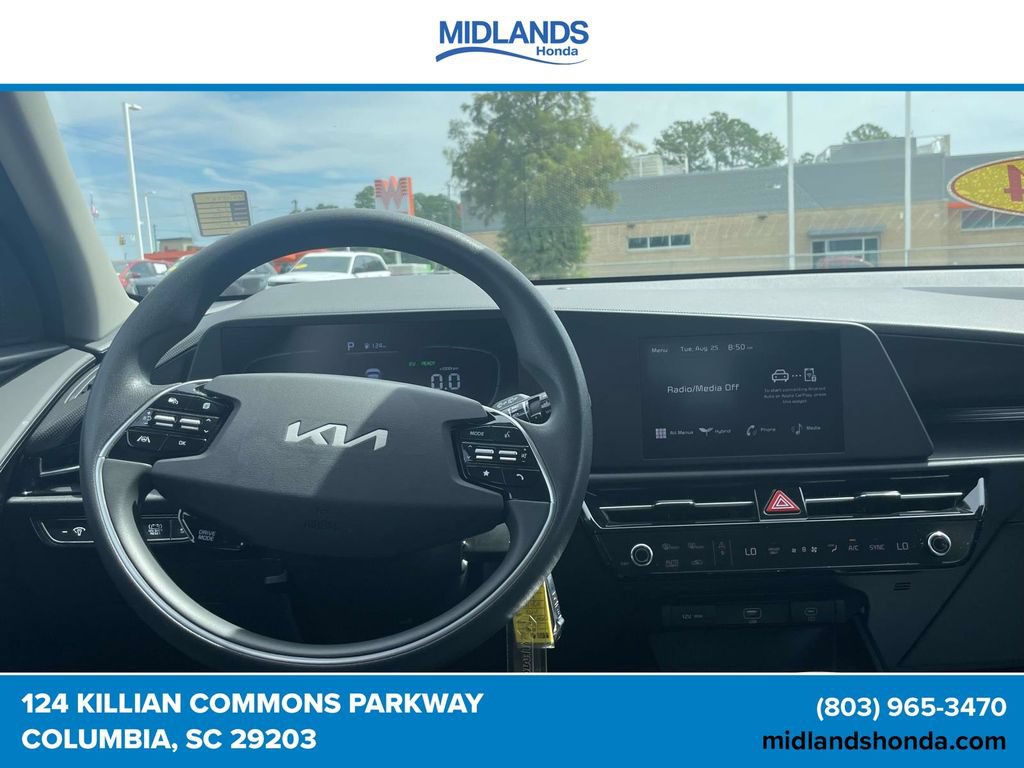Used 2024 Kia Niro LX FWD image 12
