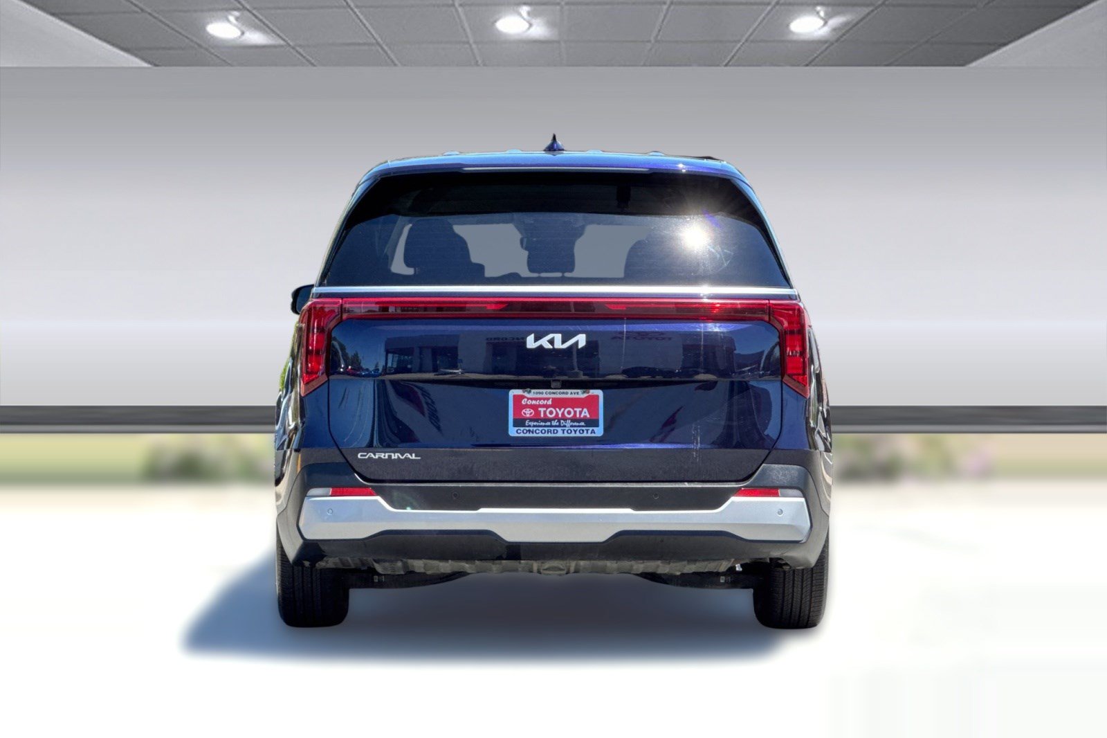 Used 2026 Kia Carnival FWD image 10