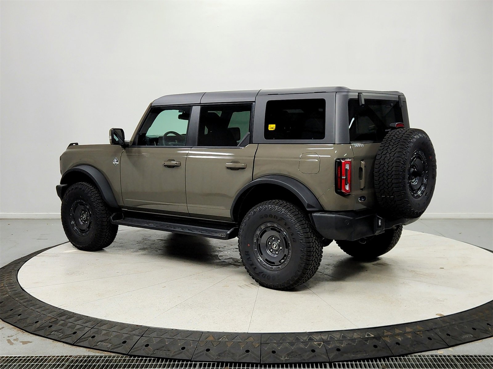 New 2025 Ford Bronco Outer Banks w/ Sasquatch Package image 5