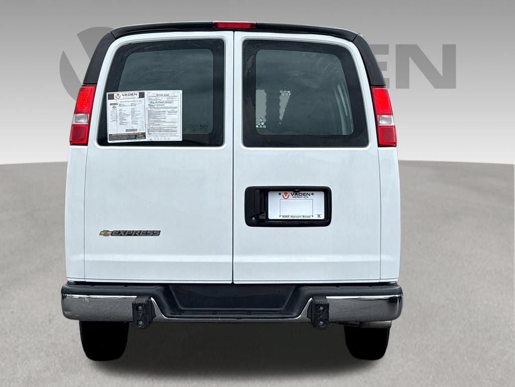Used 2024 Chevrolet Express 2500 w/ Driver Convenience Package RWD image 15